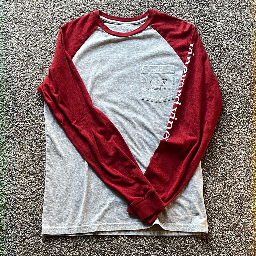 Mens Vineyard Vines Long Sleeve Raglan Pocket Shirt Size SZ Small/S Grey/Red
